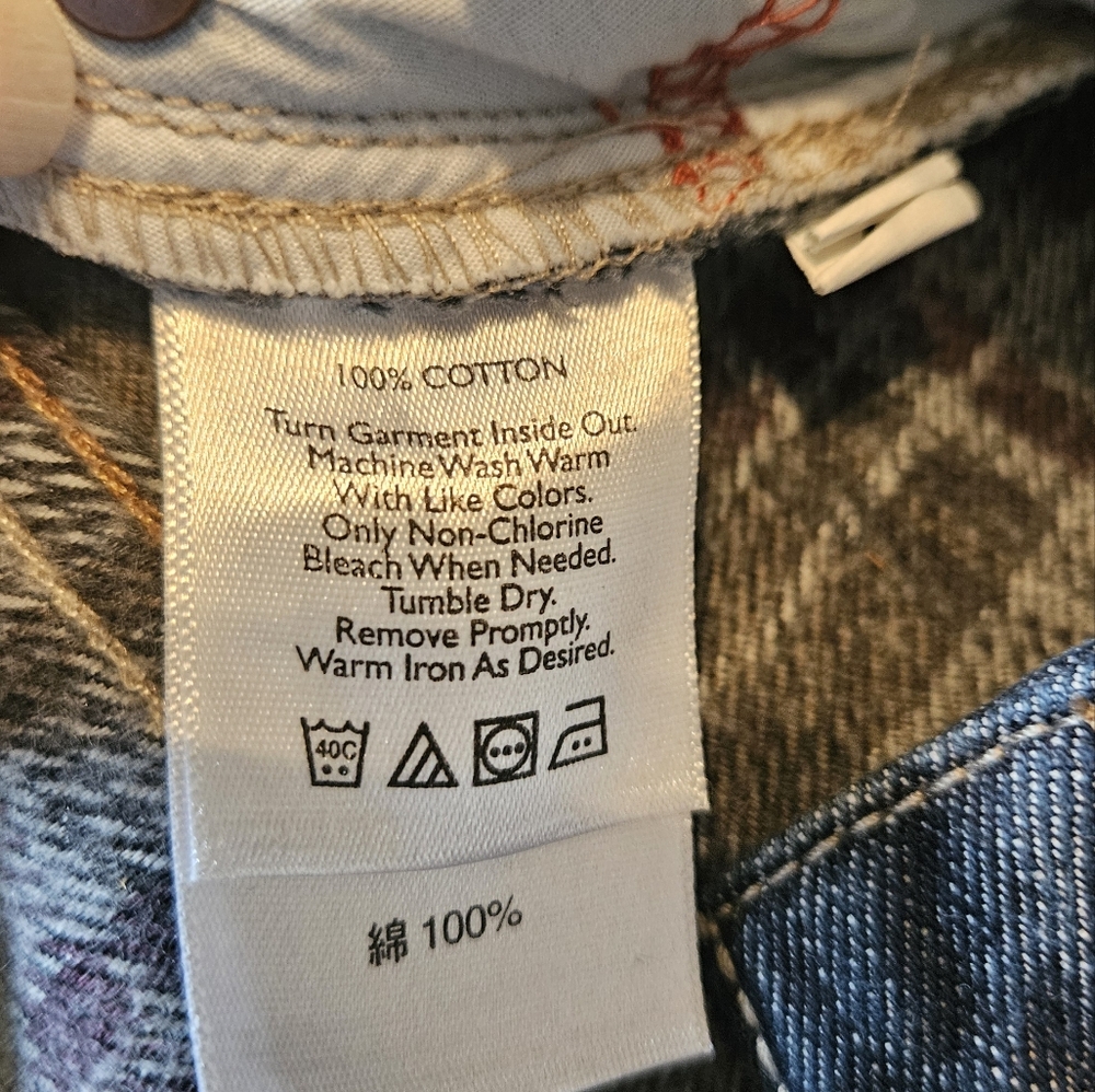 Eddie Bauer button fly size 6 boyfriend relaxed jeans. Like new - Picture 9 of 12